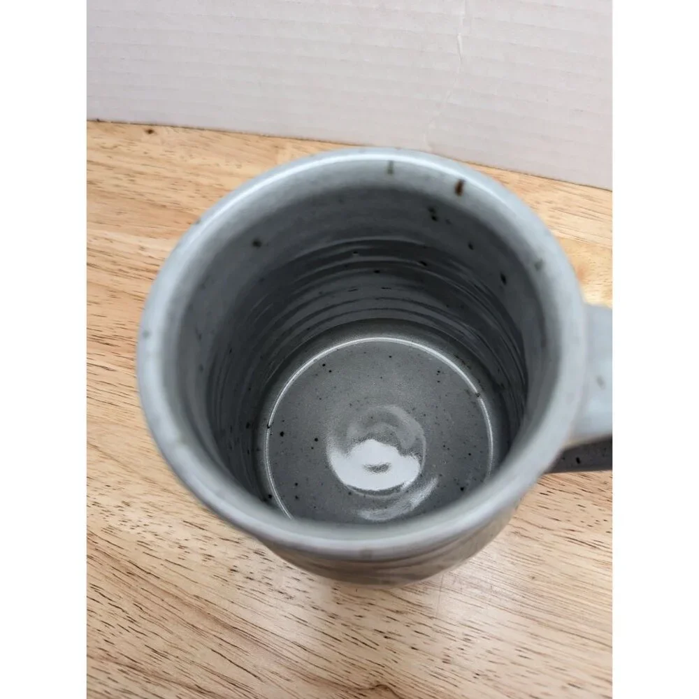 Lynn Lais‎ Stoneware Mug marked Studio pottery wave blue gray white 3 1/2 inch